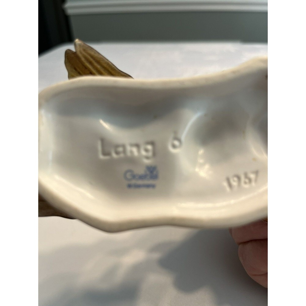 W Goebel Yellow Bird Canary Feeding Baby Chick Figurine Lang 6 W Germany 1967 - Picture 12 of 13